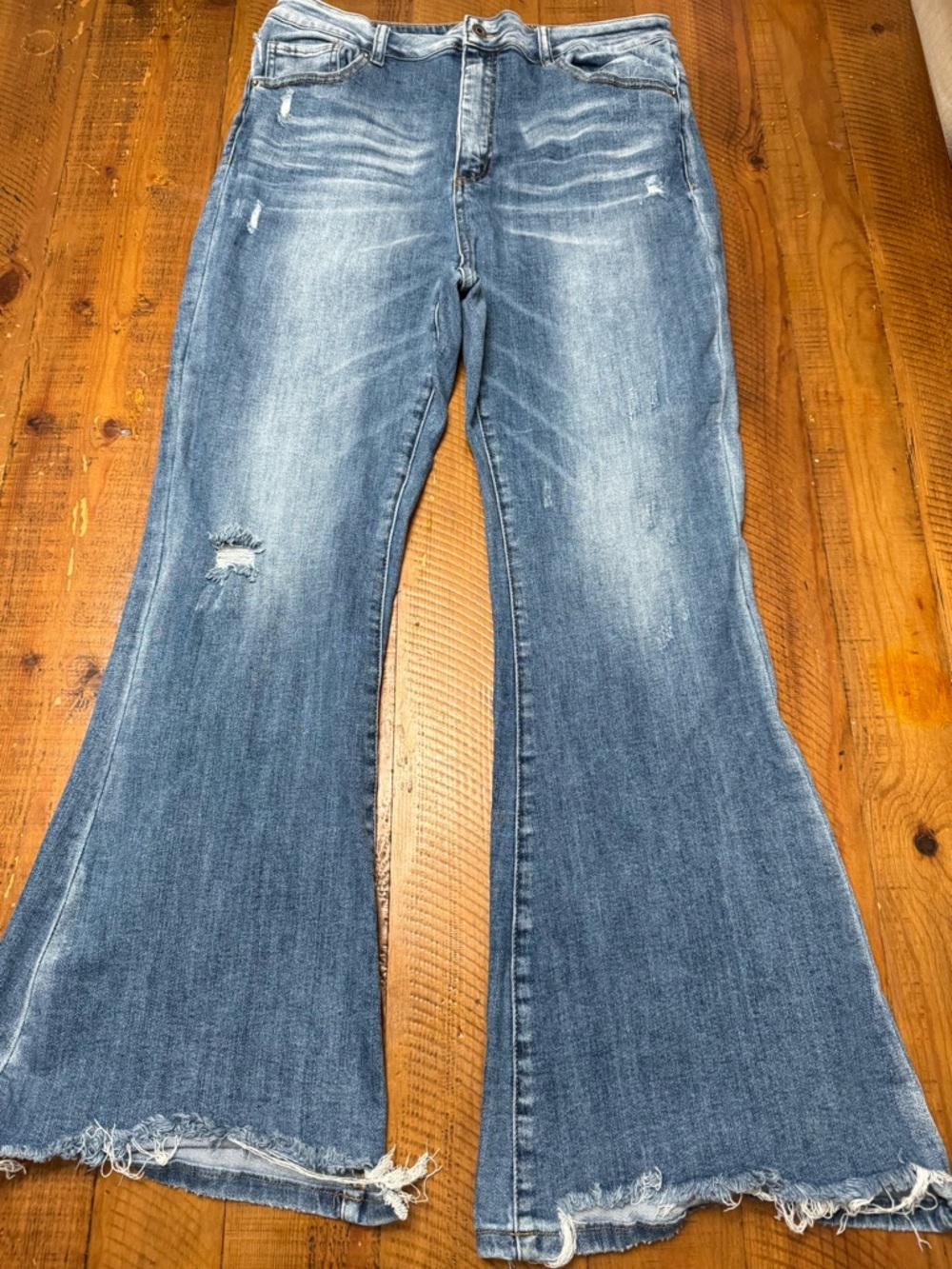 High-Rise Flared Jeans in Washed Blue